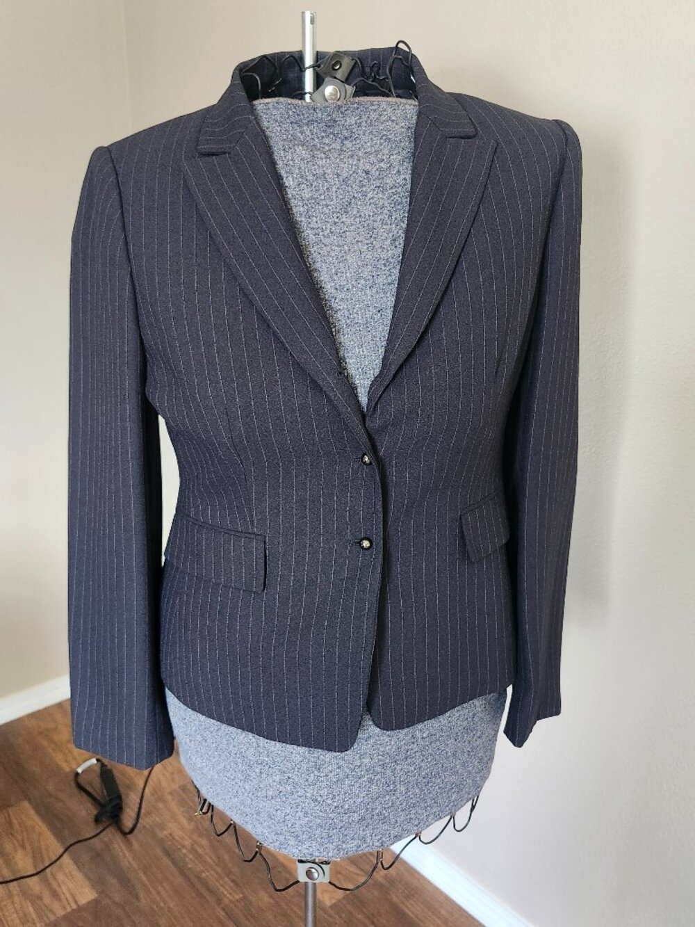 Tahari Arthur S. Levine Women's Pinstriped Jacket & Pencil Skirt Suit Set. 8P